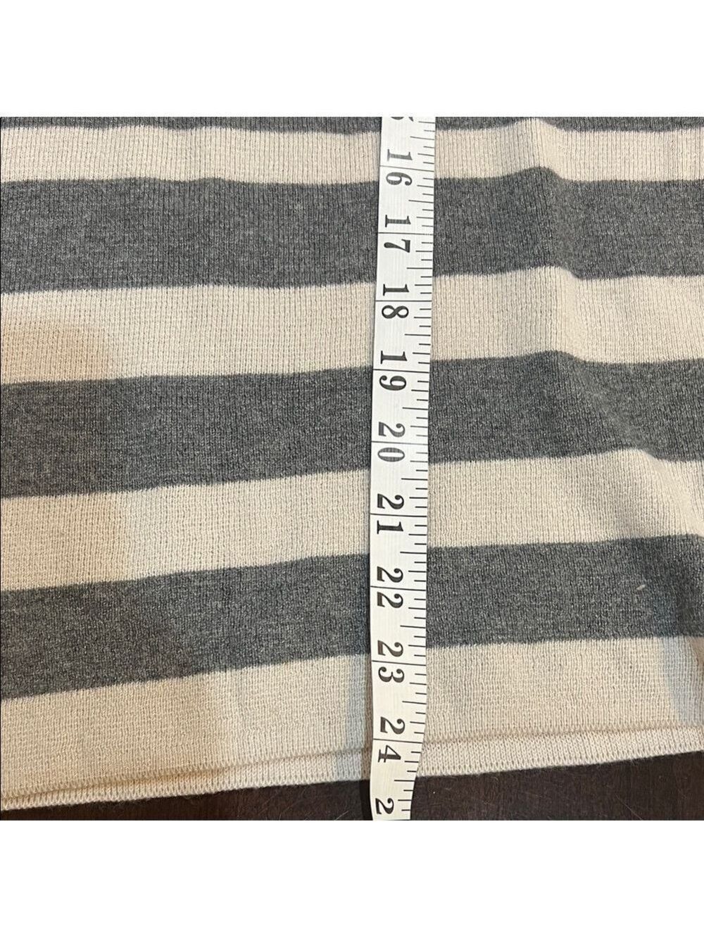 BANANA REPUBLIC Gray Striped VEE PULLOVER V-Neck Merino Wool Sweater - Picture 16 of 16